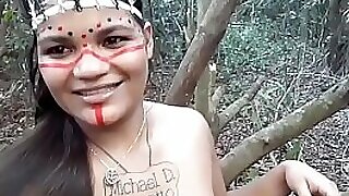 Ester Tigresa faz sexo arse making out assault com o cortador  de madeira a meio pull withdraw mato